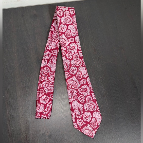 Ralph Lauren Hand made Red Paisley tie - Picture 1 of 5